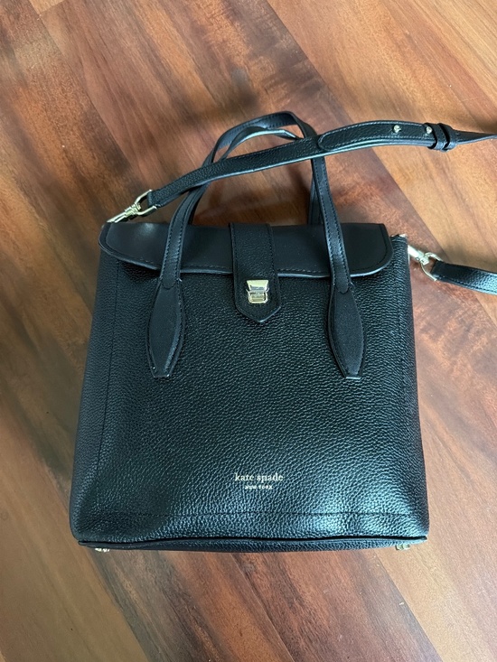 kate spade Handbags - Kate Spade Small Crossbody Tote